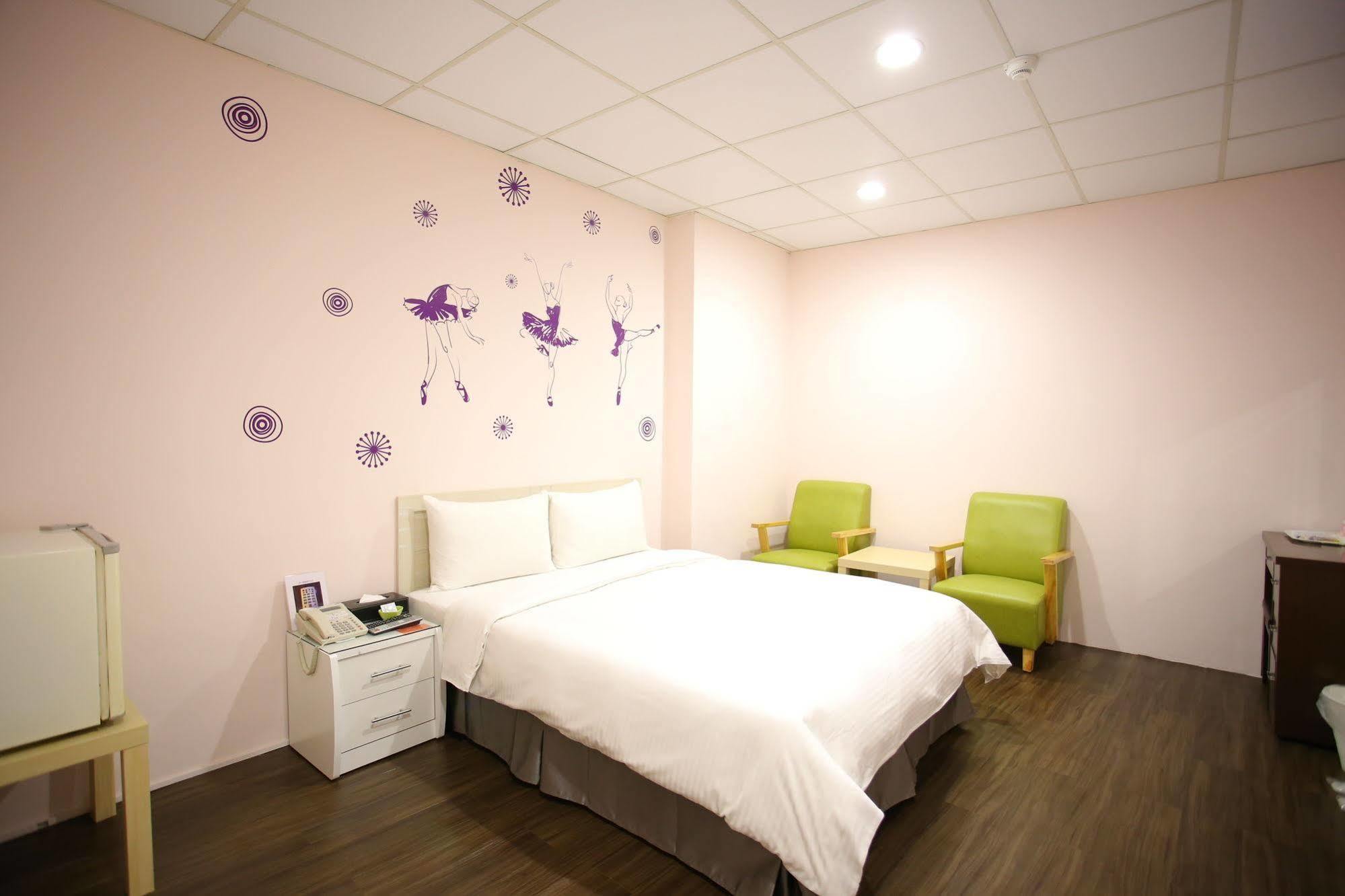 Love House Inn Tajpej Zewnętrze zdjęcie