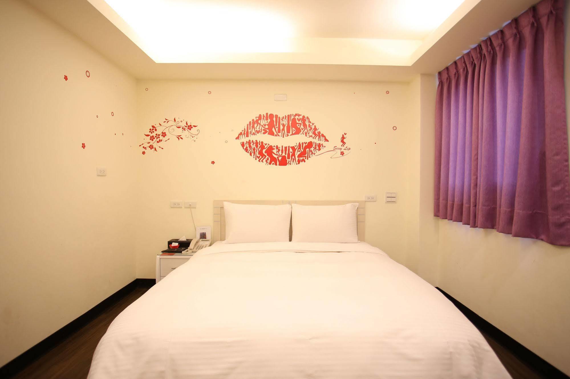 Love House Inn Tajpej Zewnętrze zdjęcie